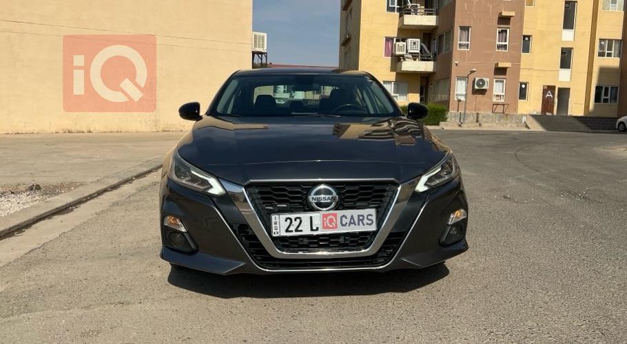 نيسان ألتيما